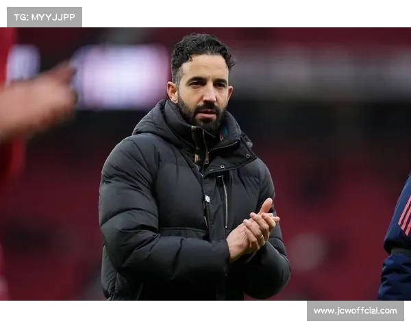 阿莫林下课内幕：不满曼联阵容，主动寻求离任